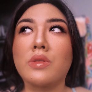 Meet your Posher, Tia